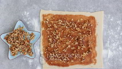 булочки с корицей из слоеного теста