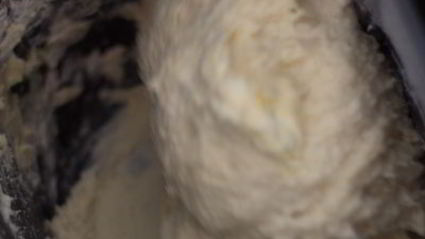 булочки с корицей в сметанной заливке