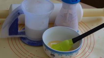 булочки с корицей в сметанной заливке