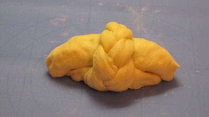 булочки с начинкой из чернослива и яблок