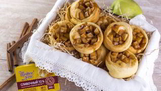 Булочки с яблоками и корицей