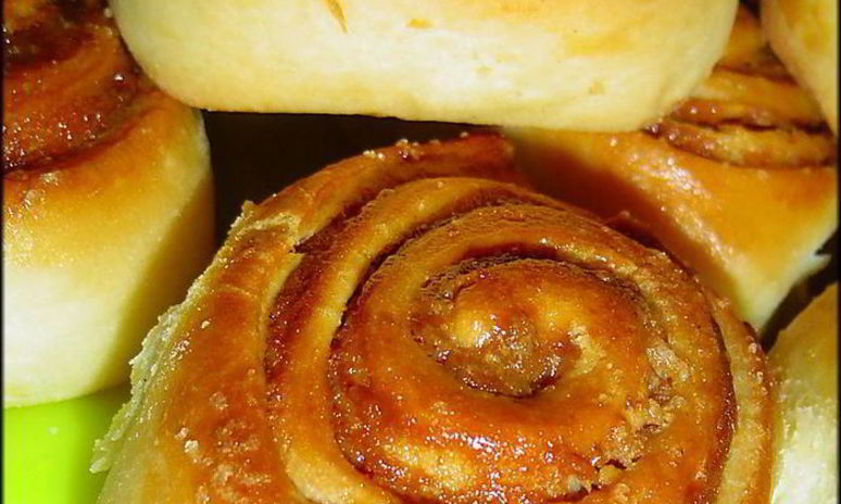 Рецепт булочек с яблоками, изюмом и сгущенным молоком