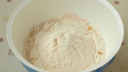 булочки с зеленым соусом