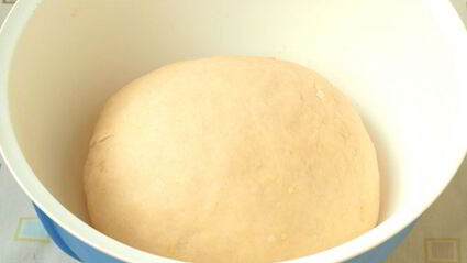 булочки с зеленым соусом