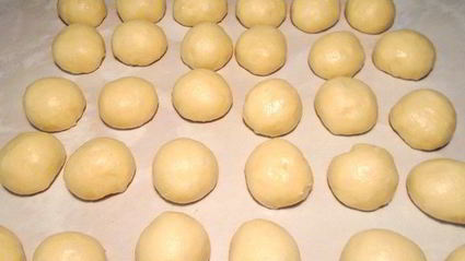 булочки вишневые цветы