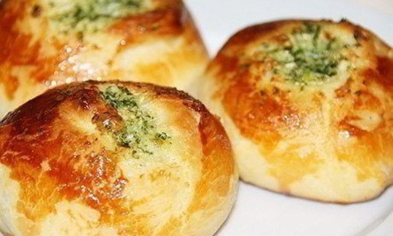 Рецепт чесночных булочек с зеленью