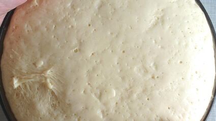 дрожжевые булочки с корицей и сухофруктами на кефире