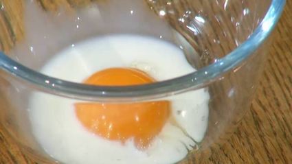 круассаны с конфитюром и шоколадным сыром