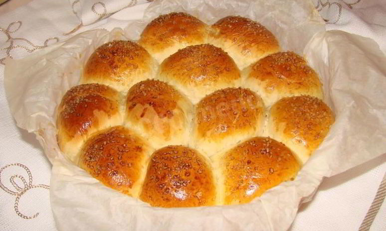 Рецепт ленивых булочек с курагой, финиками и изюмом