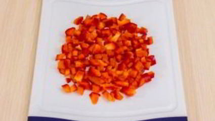 овощи с яйцом, запеченные в булочке