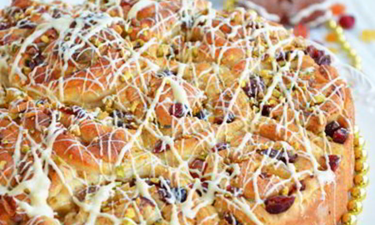 Рецепт праздничных марципановых булочек с сухофруктами