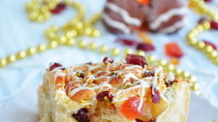 праздничные марципановые булочки с сухофруктами