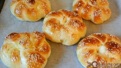 сдобные булочки с кунжутом