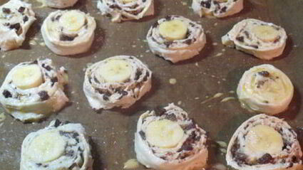 шоколадно-банановые булочки улитки