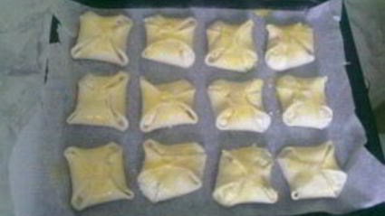 слоеные булочки с творогом