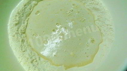 творожная ватрушка с повидлом из дрожжевого теста