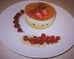 Черничный чизкейк на луковом бисквите и желе из совиньона