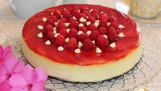 Чизкейк с белым шоколадом и малиной