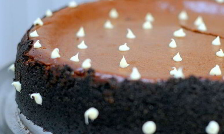 Рецепт чизкейка с горьким шоколадом и карамелью