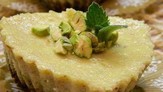 Фисташковые мини-чизкейки