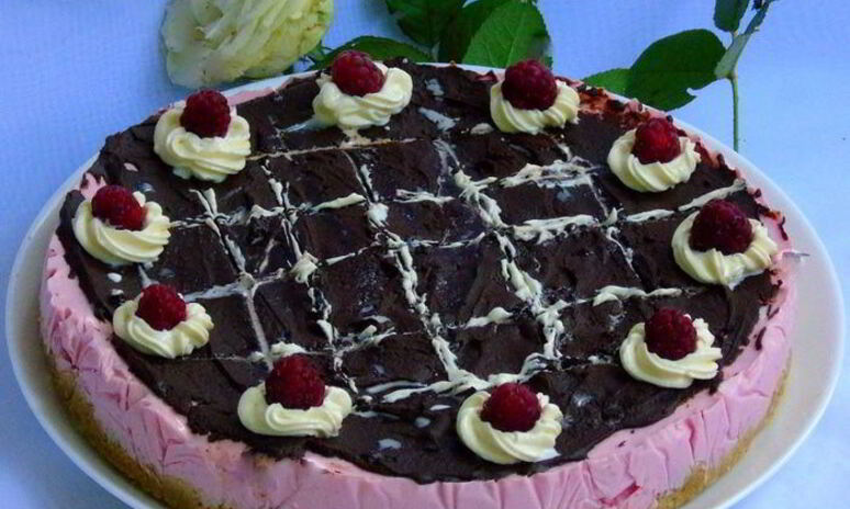 Рецепт малинового чизкейка с двумя видами шоколада