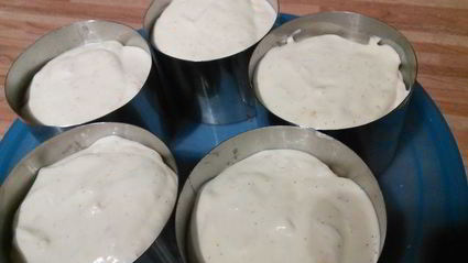 мини-чизкейк из козьего сыра с малиной