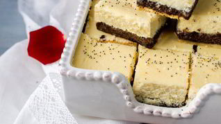 Сыромак — творожный чизкейк с маковой начинкой