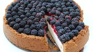 Творожный чизкейк с ежевикой