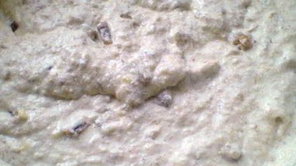 фруктовые кексы с лимонной глазурью и печенье золотистое с овсяными хлопьями