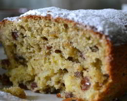 Кекс с ананасом и изюмом