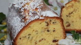 Кекс с изюмом и орехами