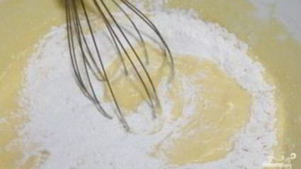 кекс с изюмом и орехами