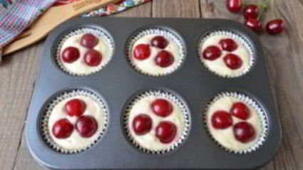 кекс с вишней на сметане