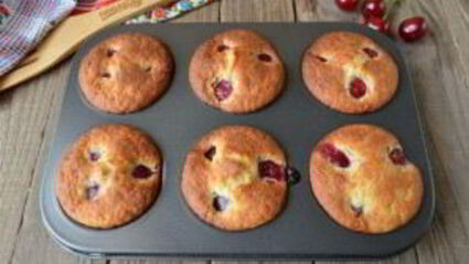 кекс с вишней на сметане