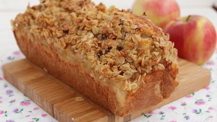 кекс с яблоками и овсяным штрейзелем