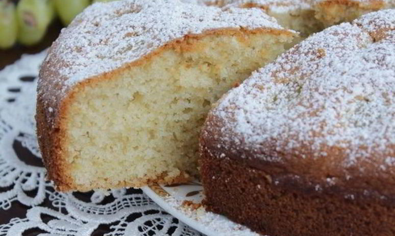 Рецепт миндального кекса с виноградом