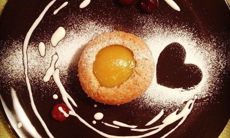 Рецепт миндальных кексов с персиками