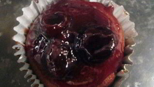 Мраморные кексы с вишней