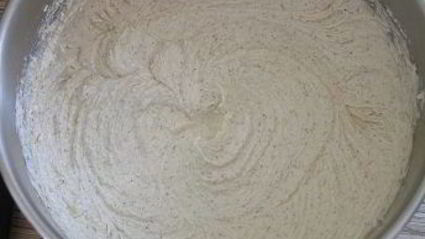 рождественский миндальный кекс с брусникой