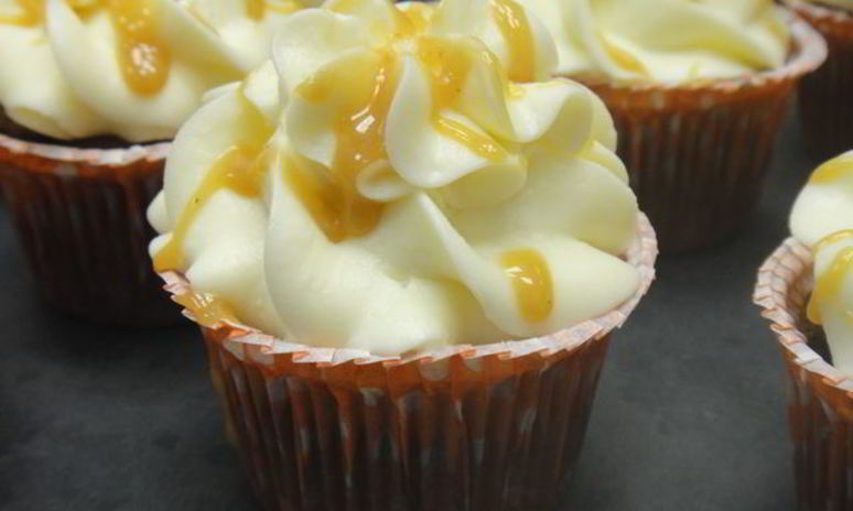 Рецепт шоколадна-кофейного капкейк с пряной карамелью