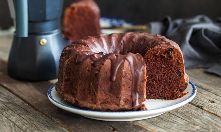 Рецепт шоколадного кекса с черносливом