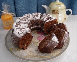 Шоколадный кекс с изюмом и орехами