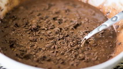 шоколадный кекс в кружке