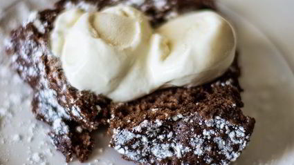 шоколадный кекс в кружке