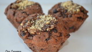 Шоколадные кексы с ореховой начинкой