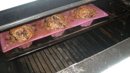 шоколадные кексы с ореховой начинкой