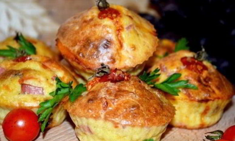 Рецепт закусочного кекса с колбасой и оливками