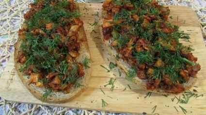 хеннеброд — хлеб с курицей