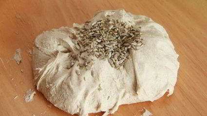 хлеб с фенхелем на виноградной закваске