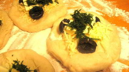 хлеб закусочный с оливками и сыром